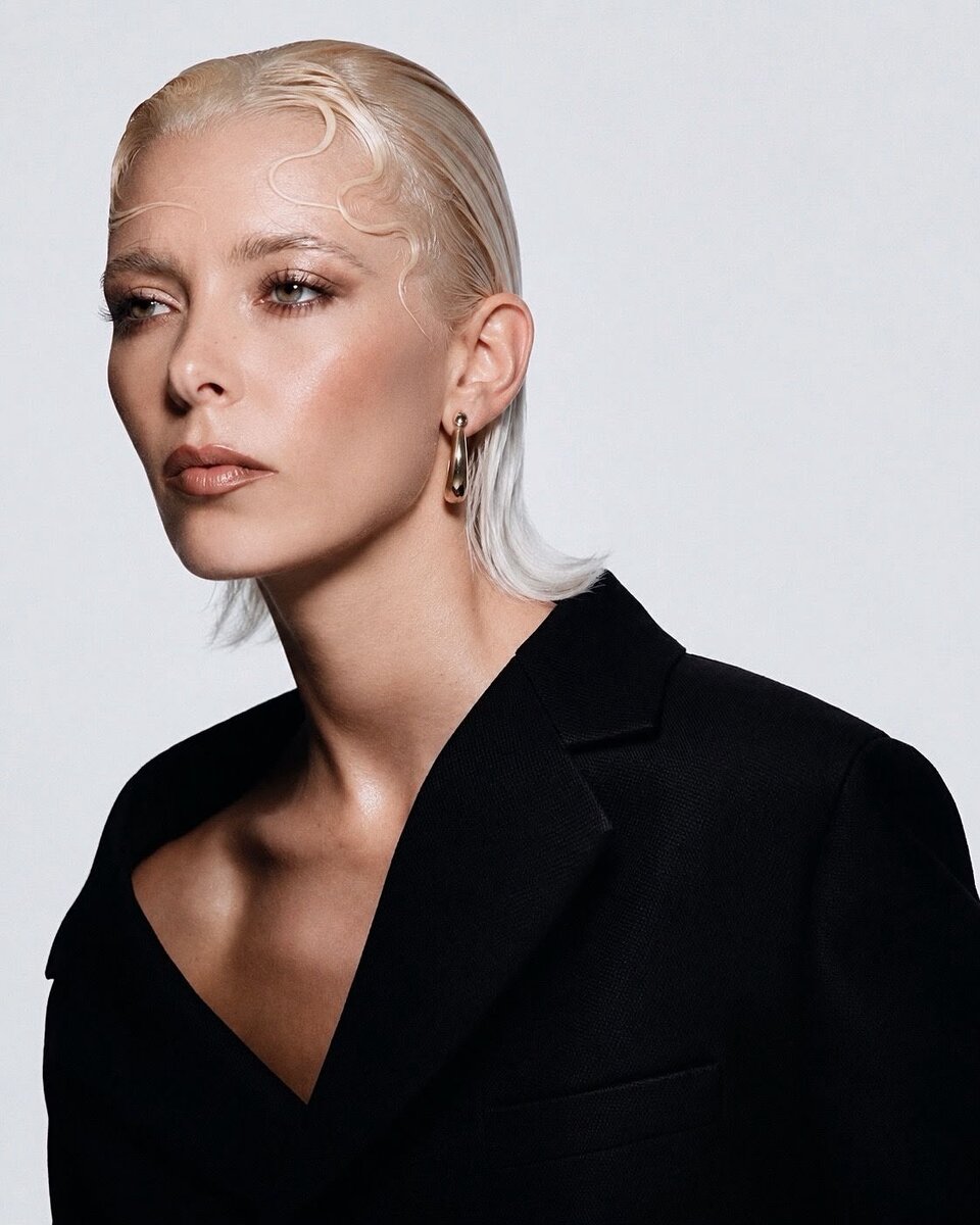 Sara – modella Emotion Models